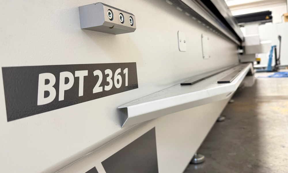 Fläkten Systems AB installerar Kimla skärbord Fläkten Systems AB installerar Kimla skärbord